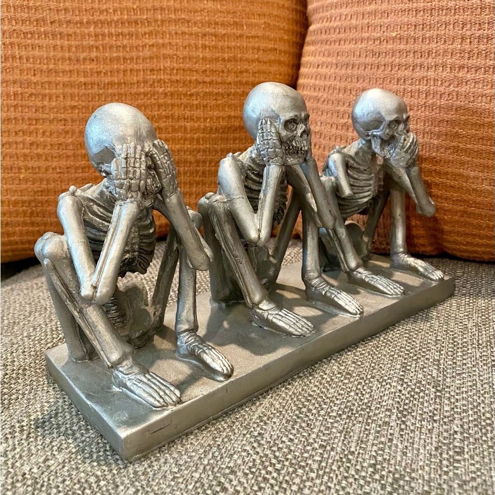Skeletons See, Hear,  Speak No Evil Figure Halloween Decor Skeletons Gray Black - Picture 3 of 6